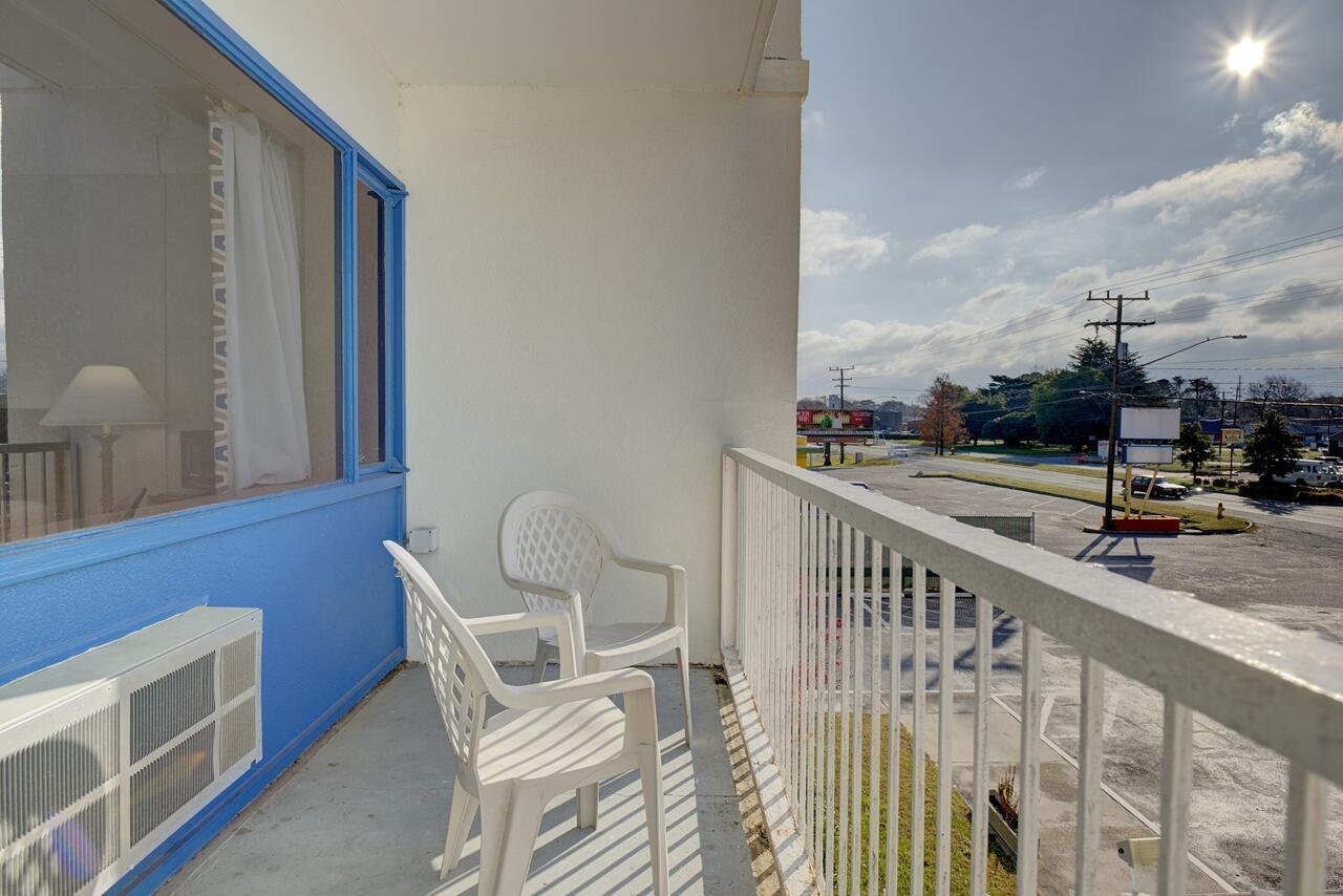 Motel 6 Norfolk, Va East Little Creek Экстерьер фото