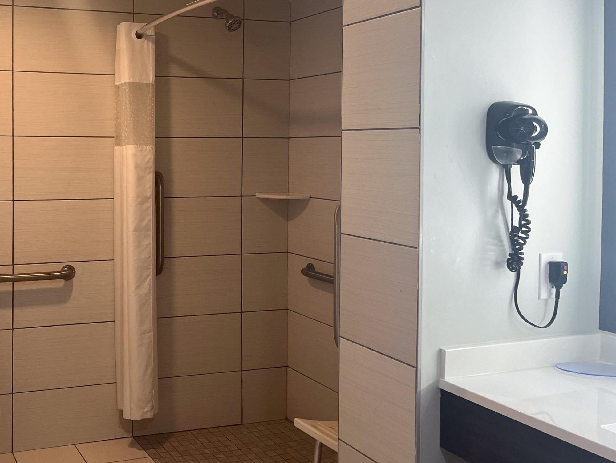 Motel 6 Norfolk, Va East Little Creek Экстерьер фото