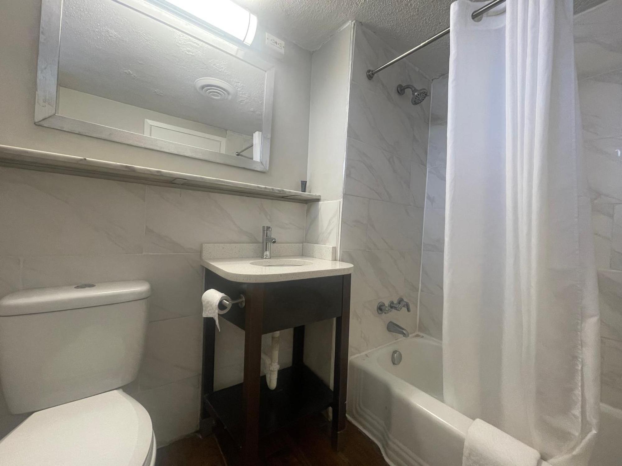 Motel 6 Norfolk, Va East Little Creek Экстерьер фото