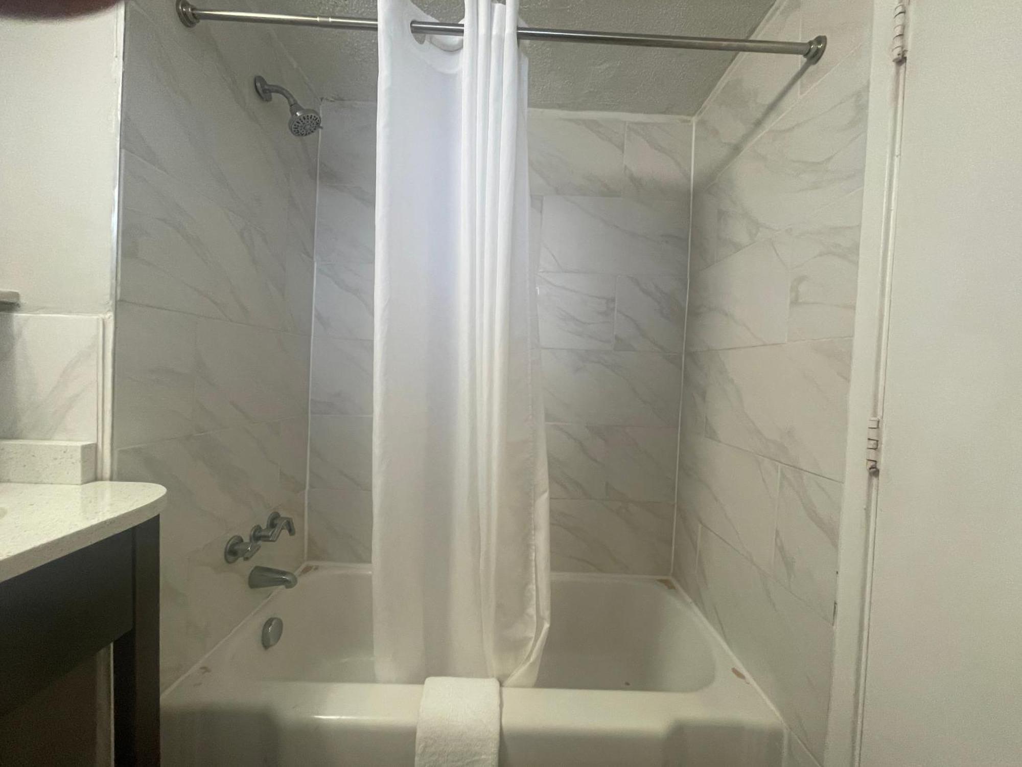 Motel 6 Norfolk, Va East Little Creek Экстерьер фото